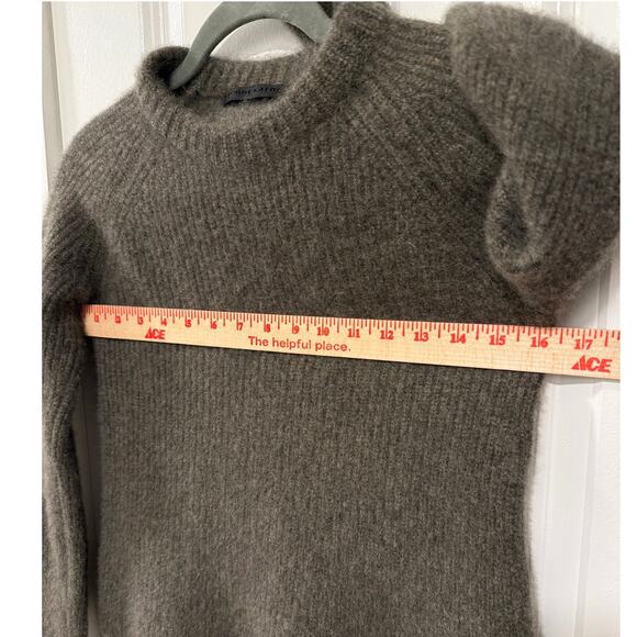 Jenni Kayne XS 100% Cashmere Fisherman Sweater $425 Fitted Olive Green/Dark Gray - Picture 6 of 9